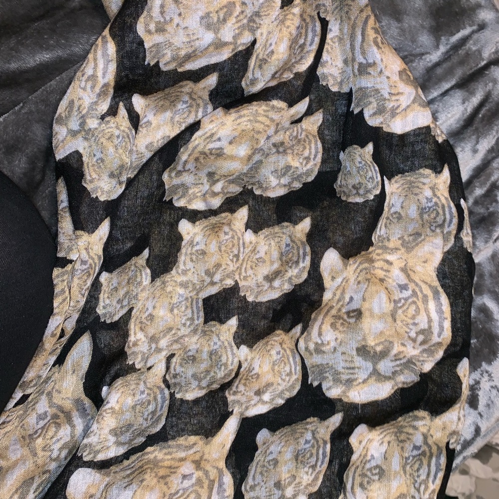 Infinity scarf
